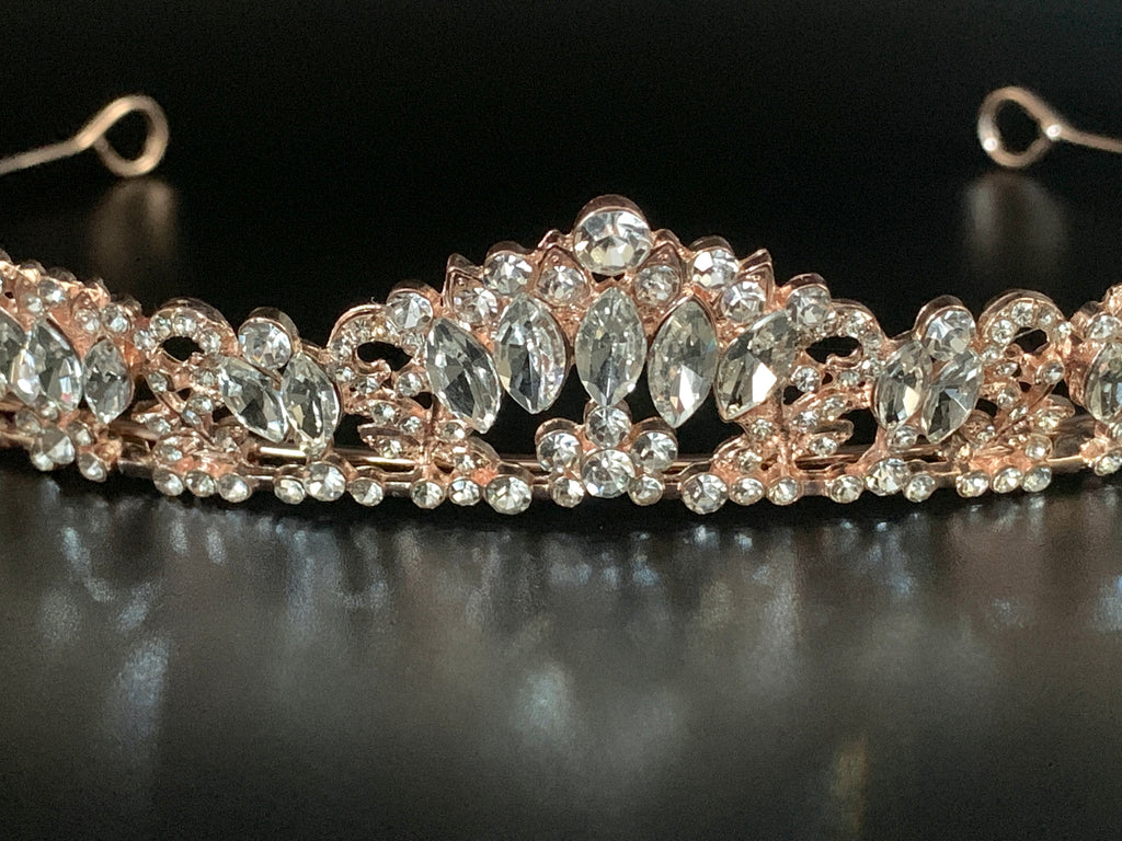 luxus-hochzeitshaarschmuck-roségold-mit-edel-besetzten-steinen