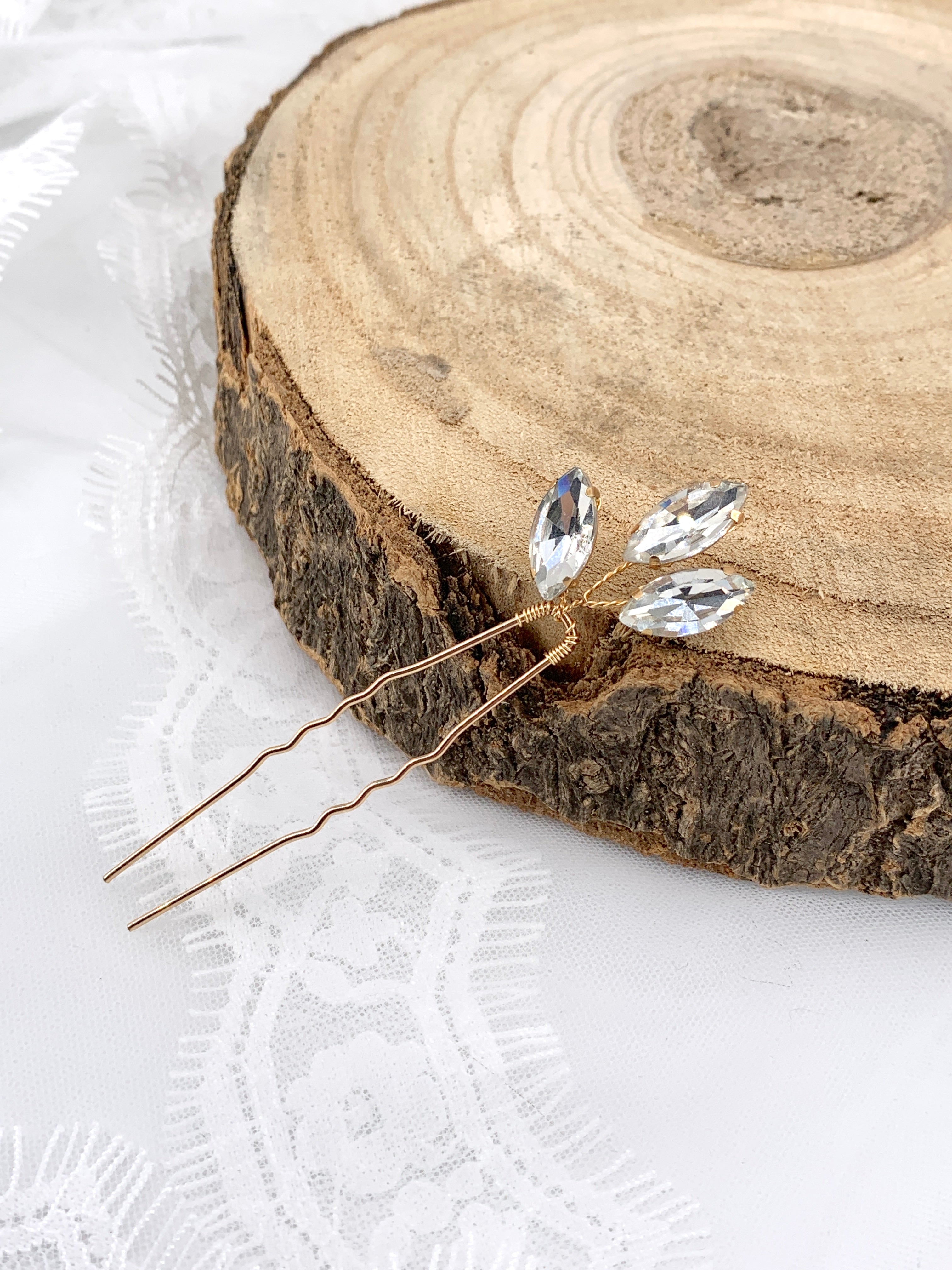 minimalistische-hochzeits-haarnadeln-mit-kristall-elementen