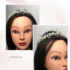 moderne-brautkrone-mit-großen-und-kleinen-perlen-in-kombination-mit-kristallen