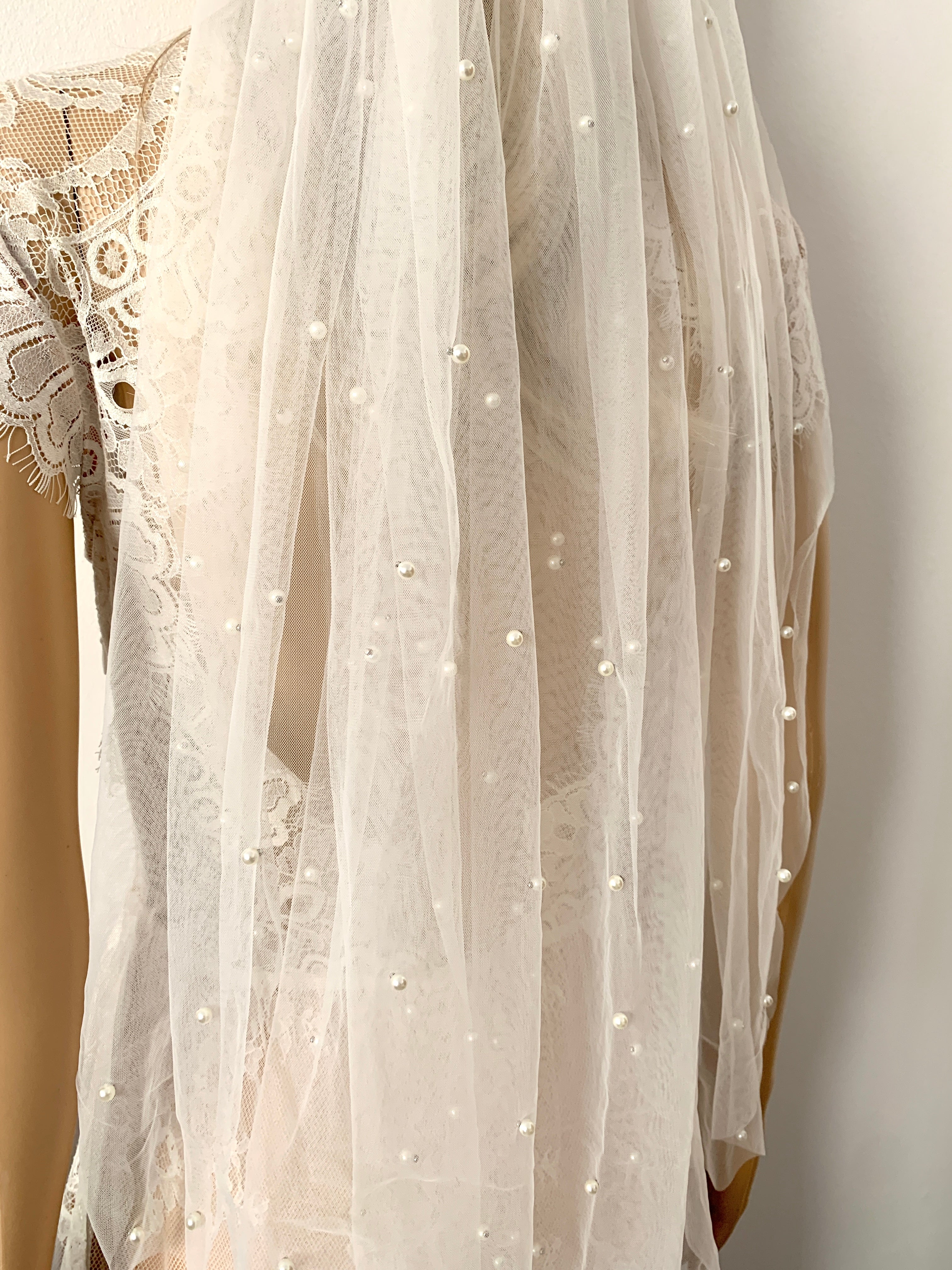 perlen-braut-schleier-kurz-75cm-ivory-elegant