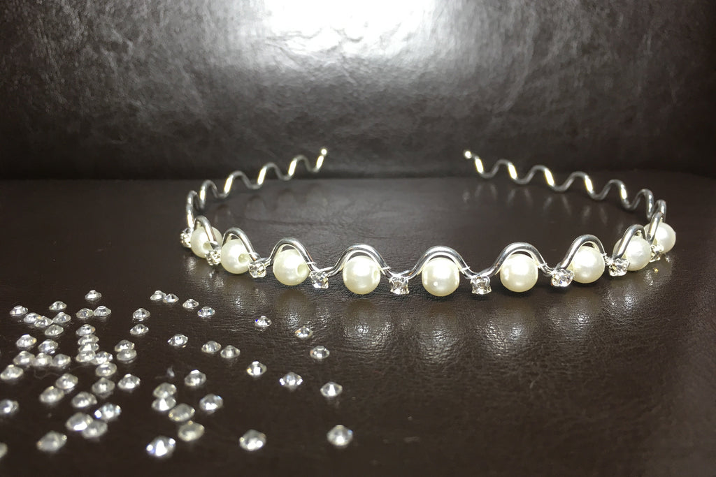 perlen-diadem-silber-haarreif-mit-kunstperlen-und-strass-frontansicht