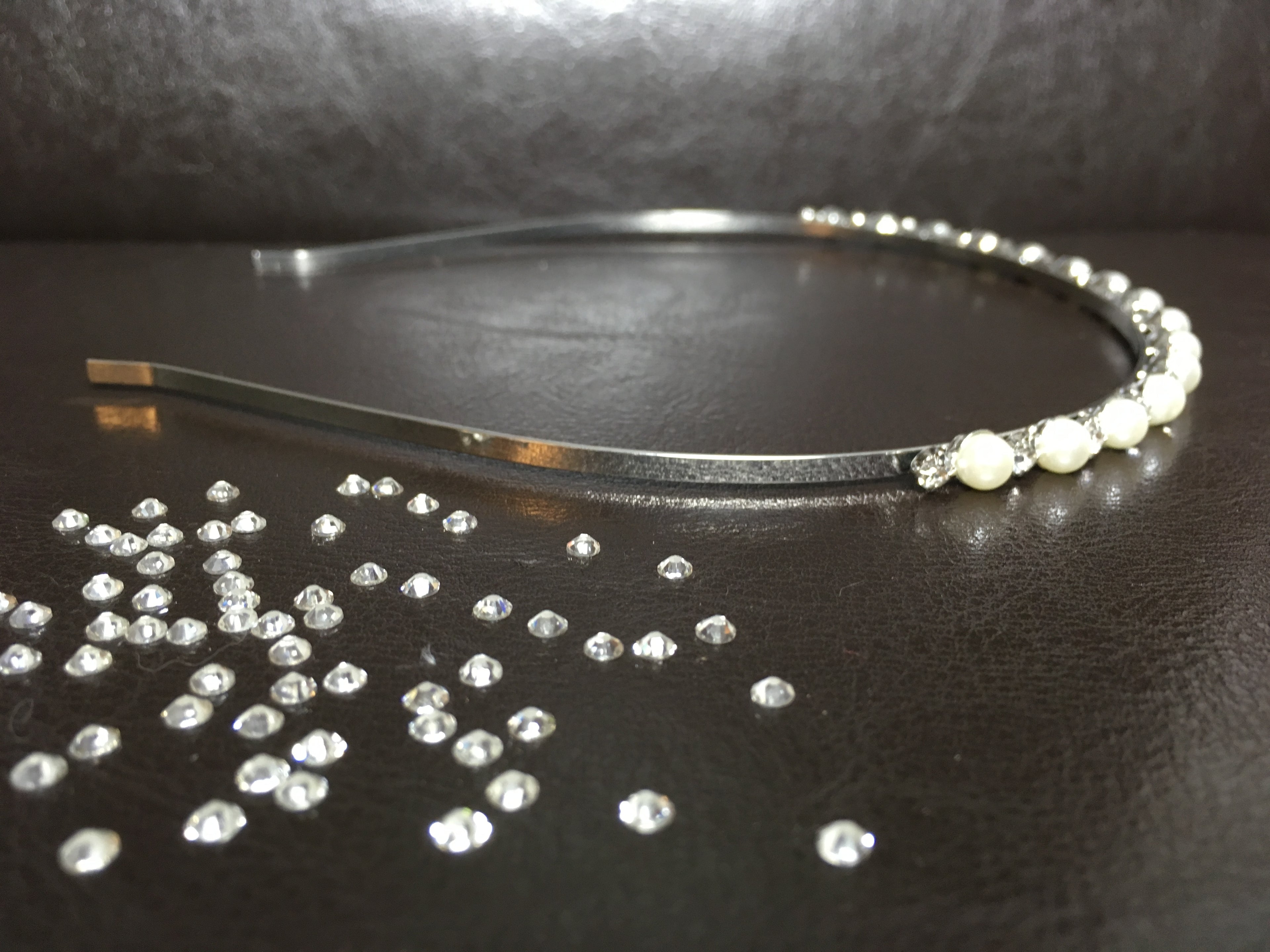 Perlen Strass Haarreif Silber – sehr dezenter Braut Haarschmuck, Tiara für Hochzeit & Anlass | ONDEGO®