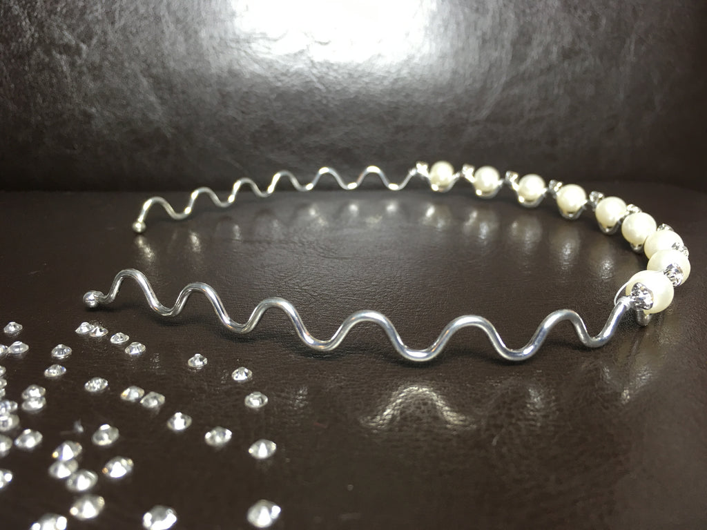 perlen-haarreif-silber-wellenform-mit-strass-und-perlen-seitliche-ansicht