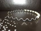 perlen-haarreif-silber-wellenform-mit-strass-und-perlen-seitliche-ansicht