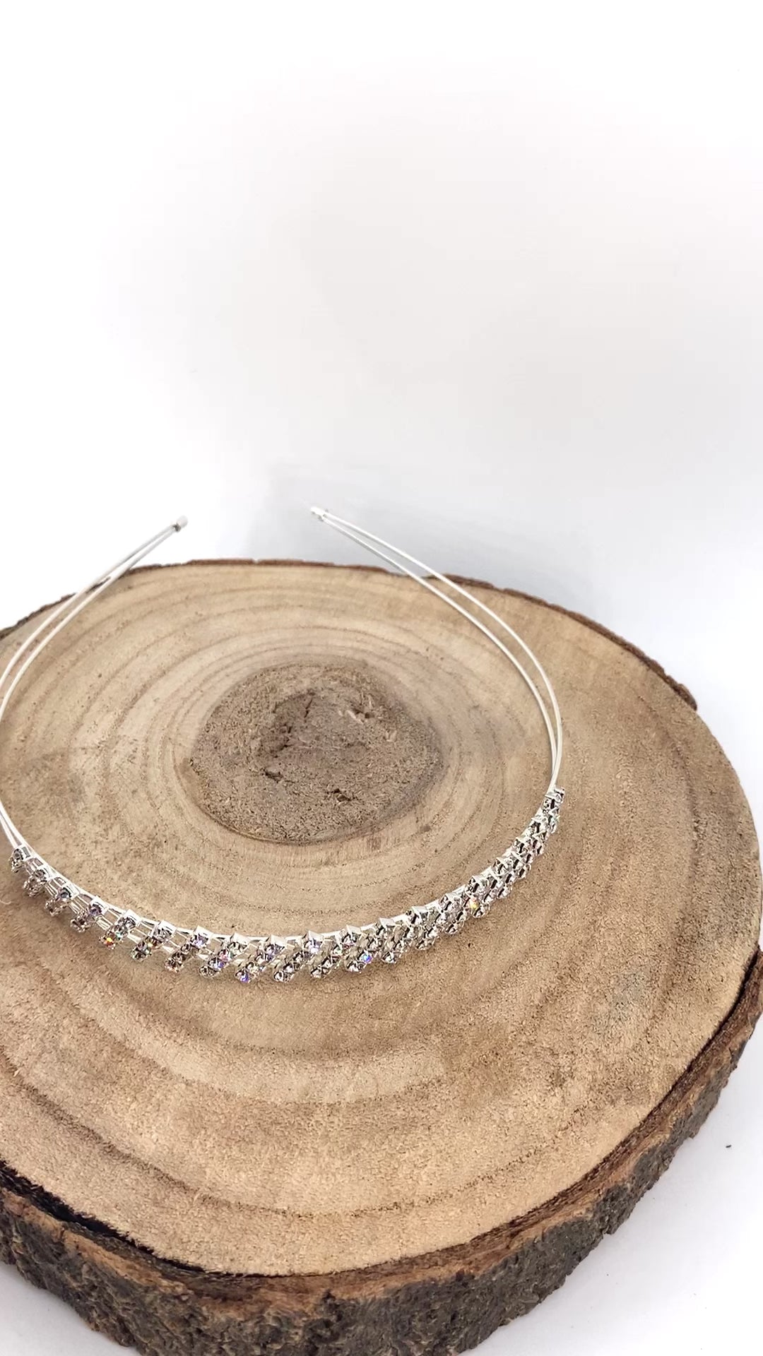 collage-mit-braut-haarreif-an-mannequin-und-seitenansicht-zarter-silber-hochzeitshaarschmuck