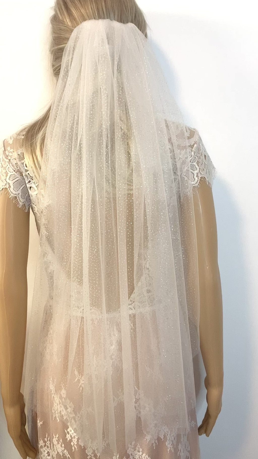 75 cm Glitzertüll Brautschleier – 1-lagig Ivory mit Kamm | ONDEGO®