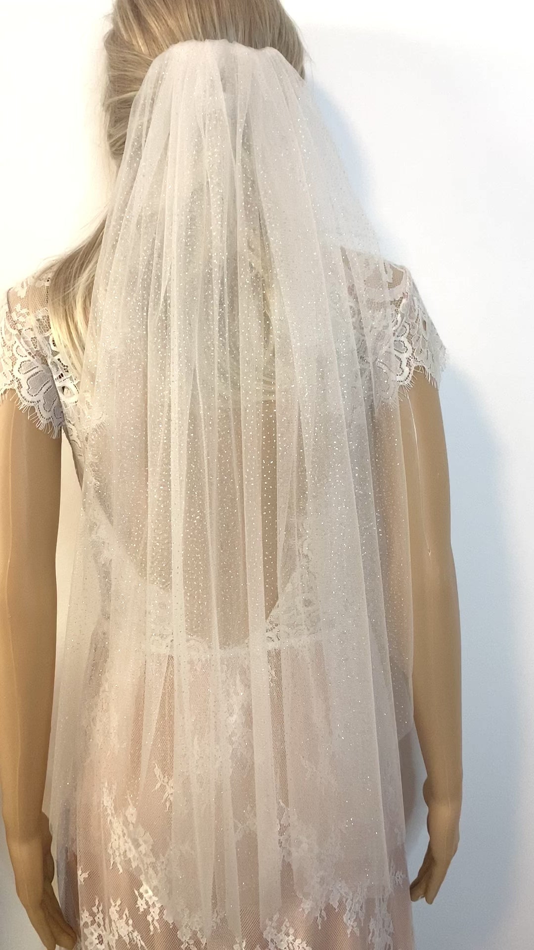 75 cm Glitzertüll Brautschleier – 1-lagig Ivory mit Kamm | ONDEGO®