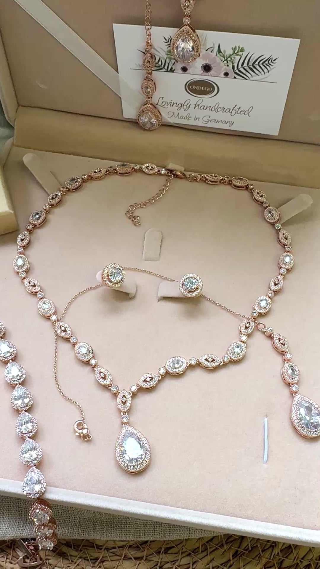 Brautschmuck mit Zirkonia – Rückenkette mit Halskette, Ohrringe oder Armband | Roségold | ONDEGO®