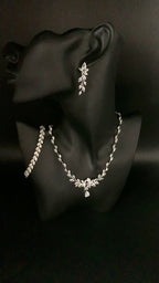 Zirkonia Schmuckset Silber – Collier & Ohrringe und Armband | ONDEGO®
