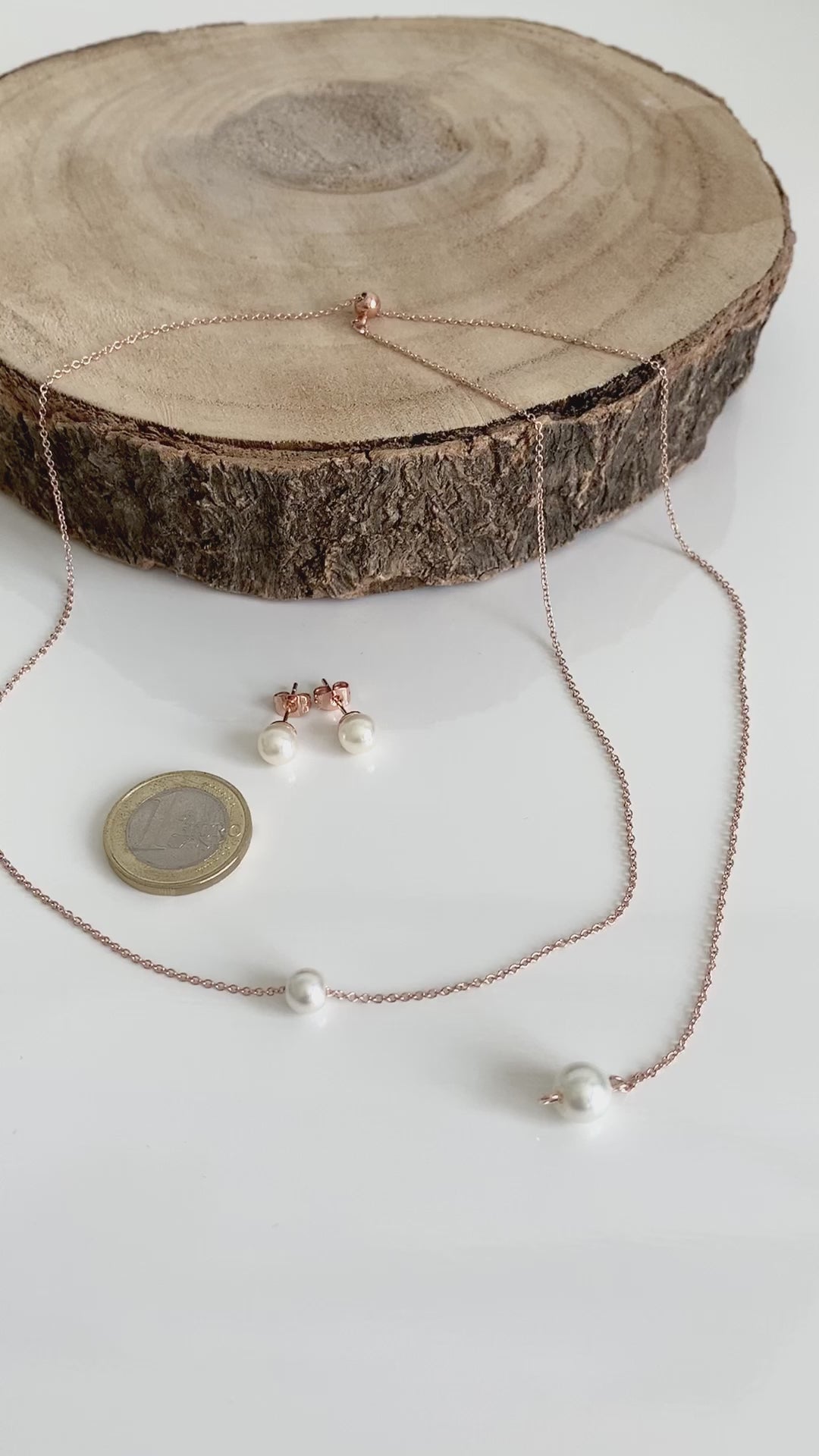 minimalistischer-brautschmuck-rueckenkette