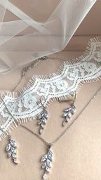 rueckenkette-silber-zirkonia-tropfen-brautschmuck-rueckenausschnitt

