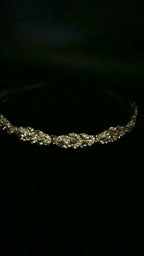 goldenes-hochzeits-diadem-mit-funkelnden-kristallen