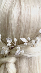 Silberner Haardraht mit Perlen & Blättern – Brautschmuck Hochzeit festlich elegant | ONDEGO®