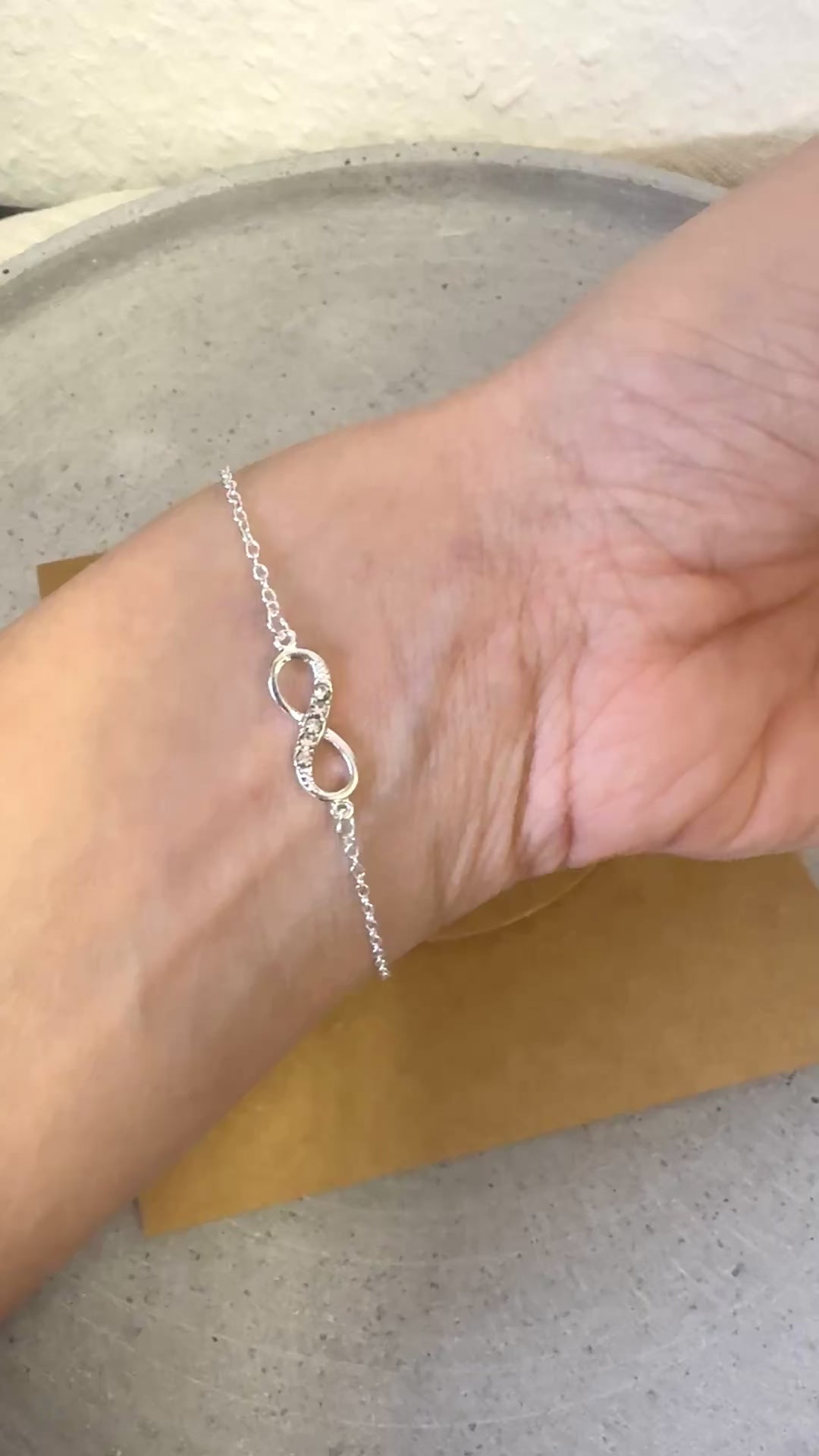 Infinity Armband Set „Schwestern“ – 2 Armbänder Silber/Gold, Strass, Karte & Umschlag | ONDEGO®