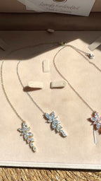 Elegante Rückenkette mit Zirkonia-Blätter Anhänger – filigraner Rückenschmuck | ONDEGO®