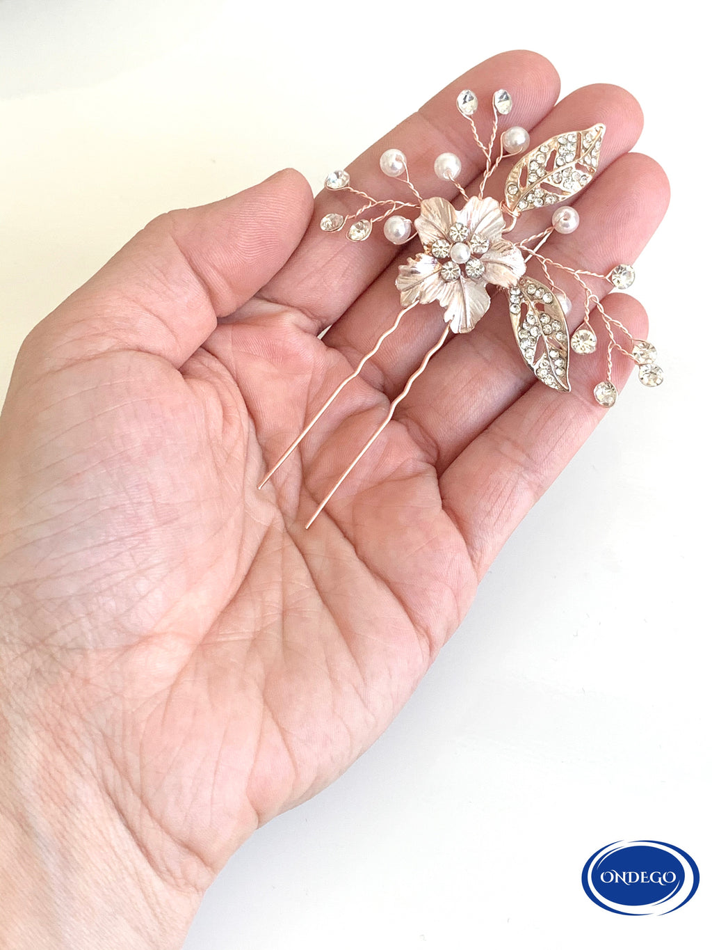 rosegoldenes-brautaccessoire-haarpin-mit-blumenmotiv