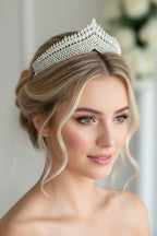 royale-hochzeitskrone-silber-mit-dicht-besetzten-kristallen-und-edler-form