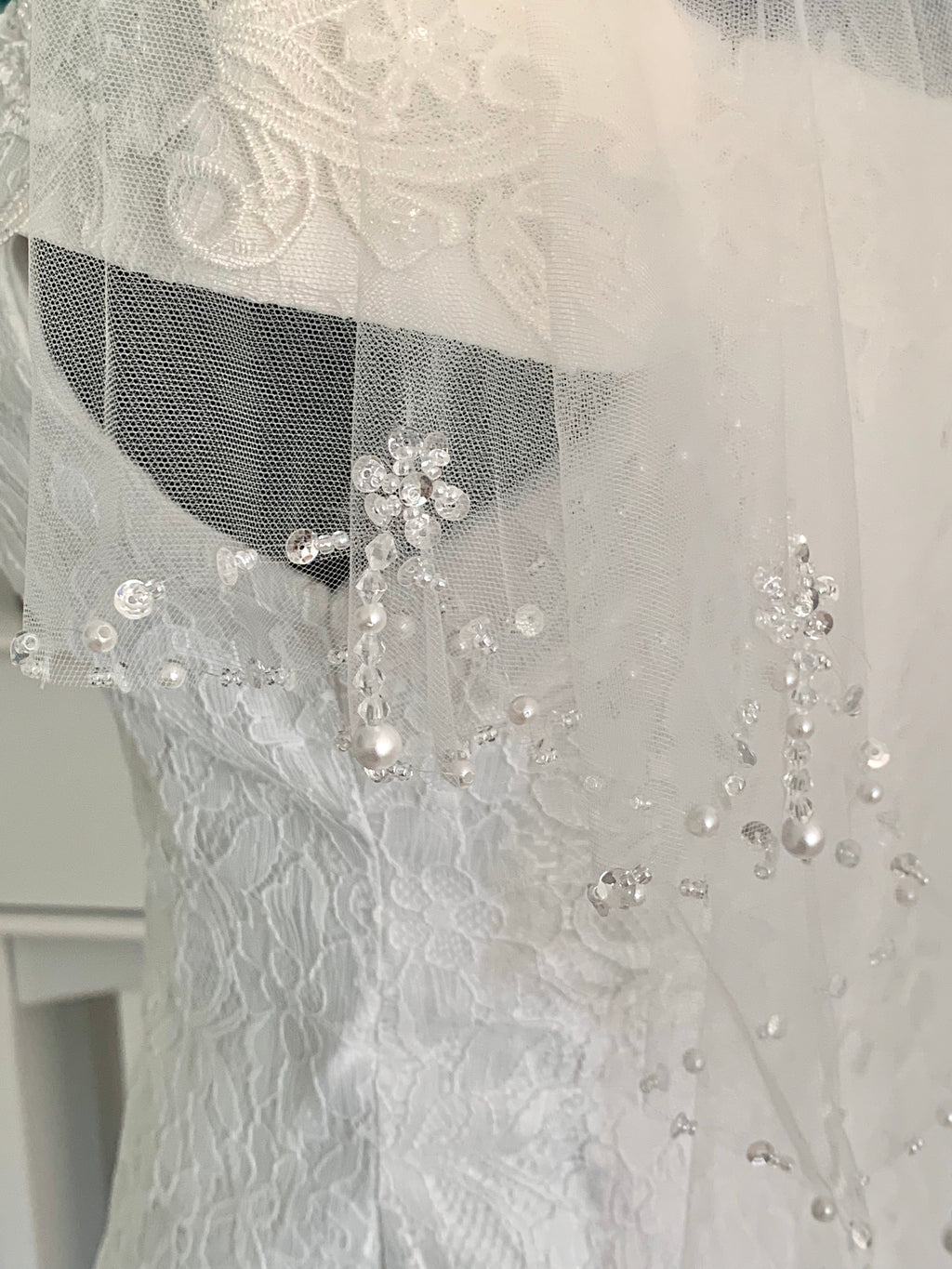 schleier-braut-ivory-kristallperlen-pailetten-rocailles-zweilagig
