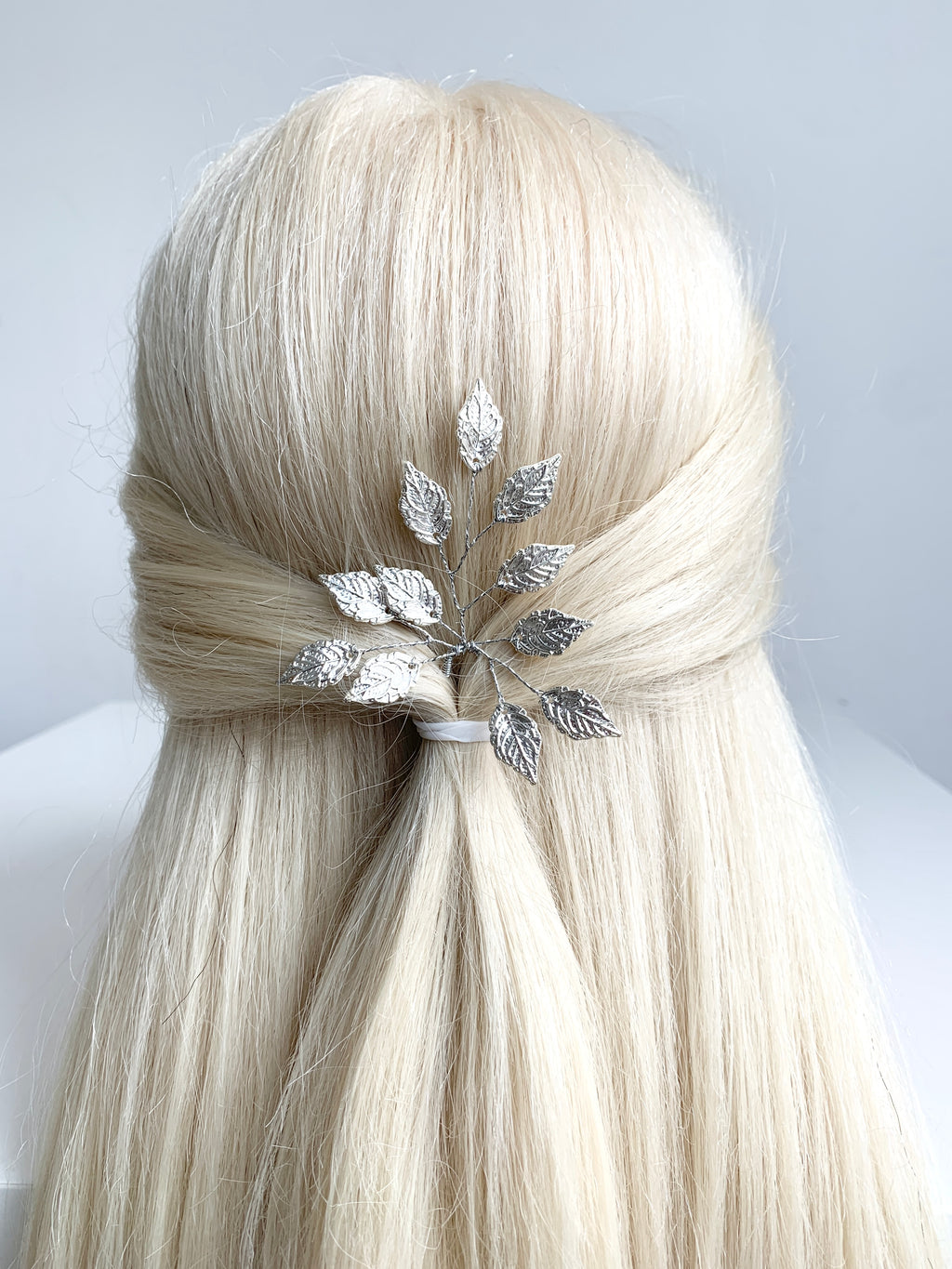 silber-haarnadel-blatt-frisur