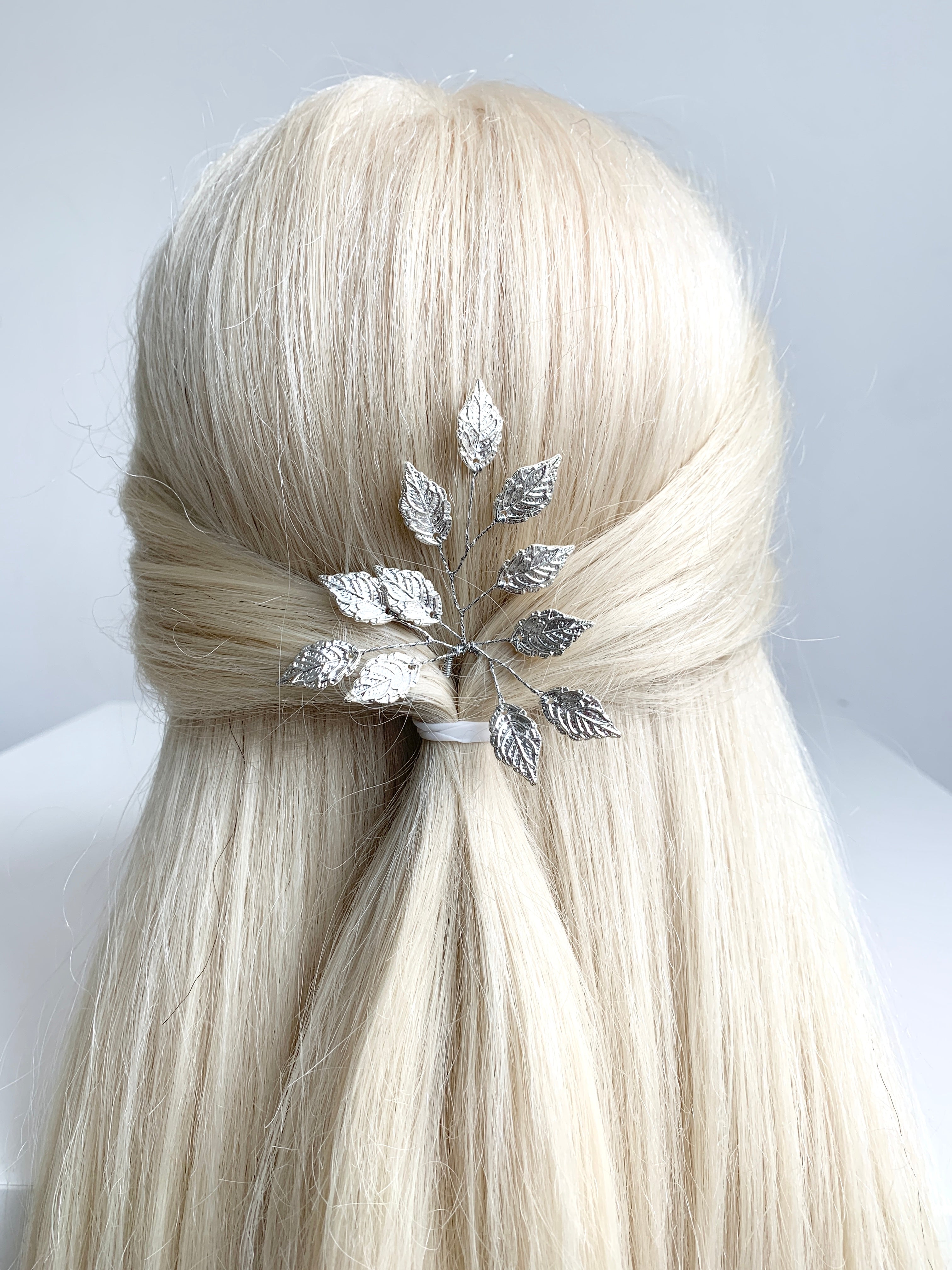 silber-haarnadel-blatt-frisur