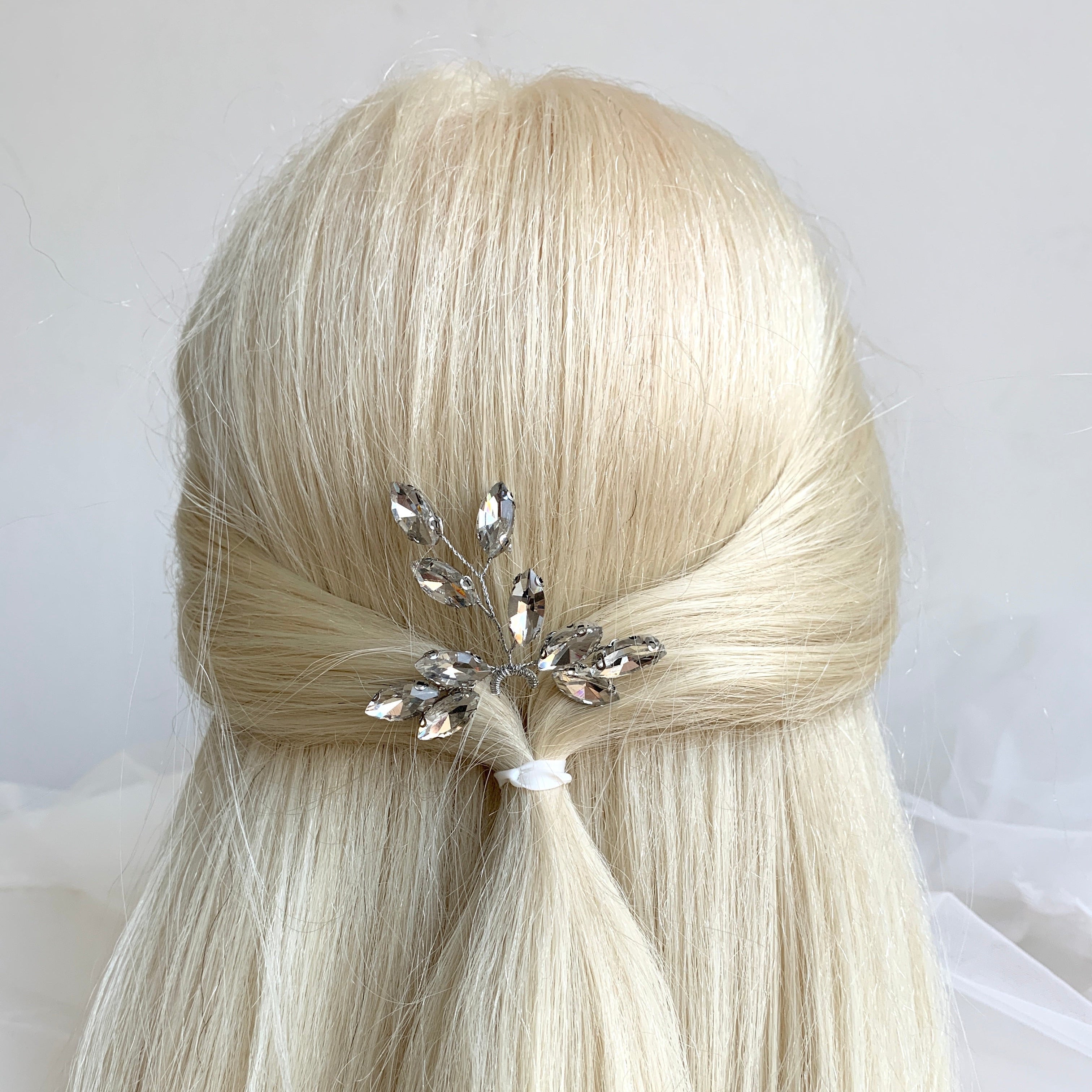 silber-haarnadel-mit-kristallblaettern-braut-haarschmuck