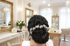 silberner-haarschmuck-fuer-braut-mit-kristallen-und-schleifenbaendern