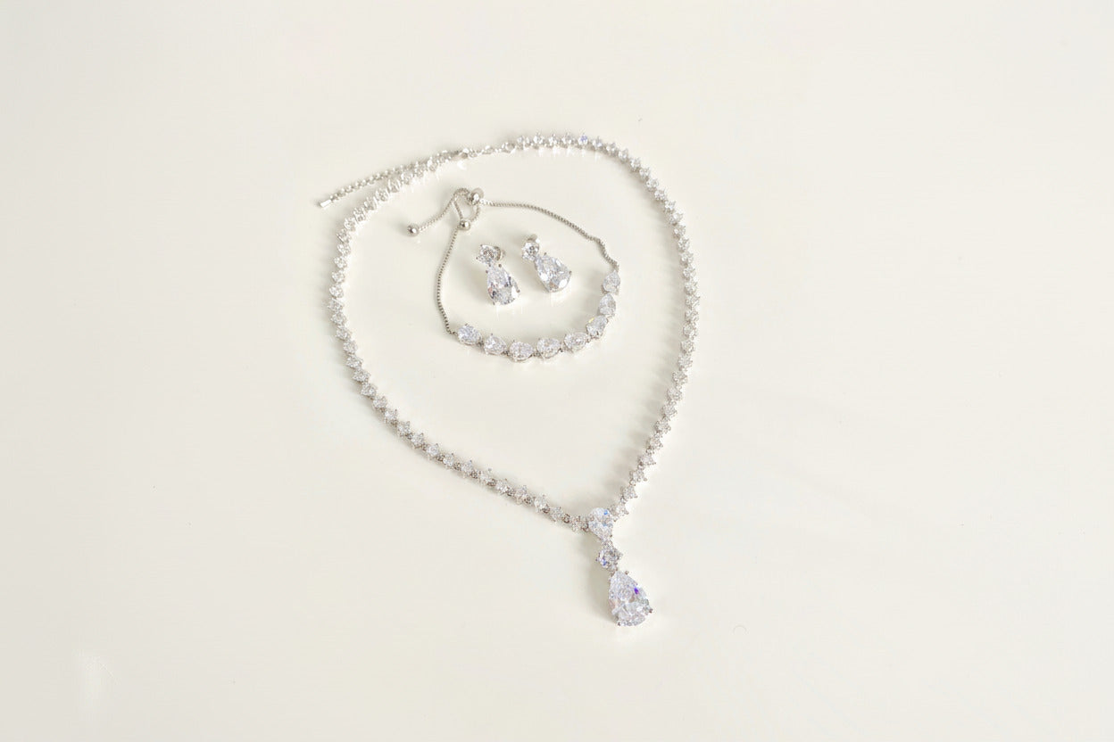 silbernes-hochzeitsschmuck-set-halskette-armband-ohrringe