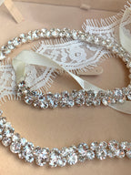 strass-brautguertel-zum-aufwerten-von-schlichten-hochzeitskleidern