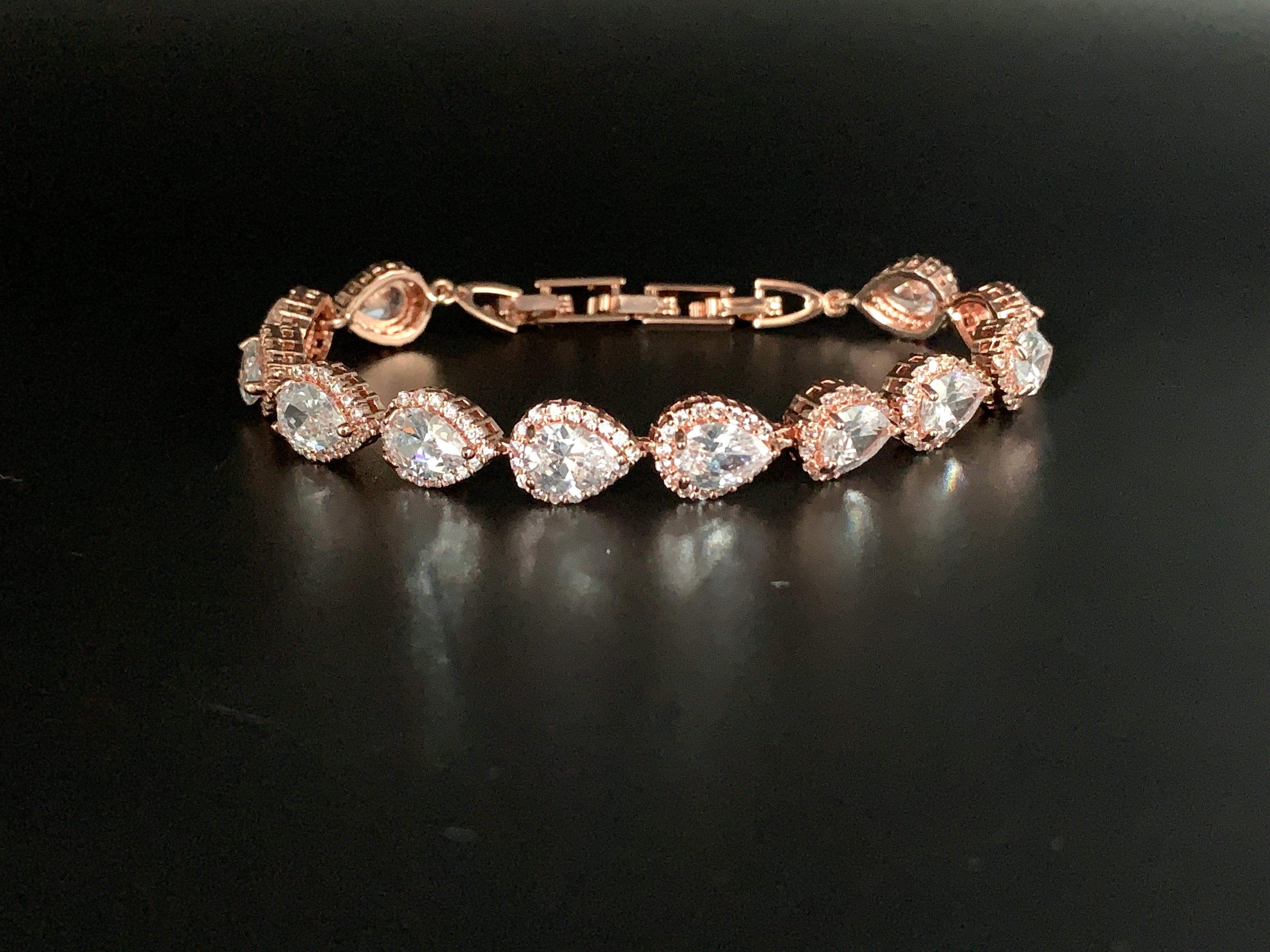 tropfen-zirkonia-armband-elegant-damen-schmuck