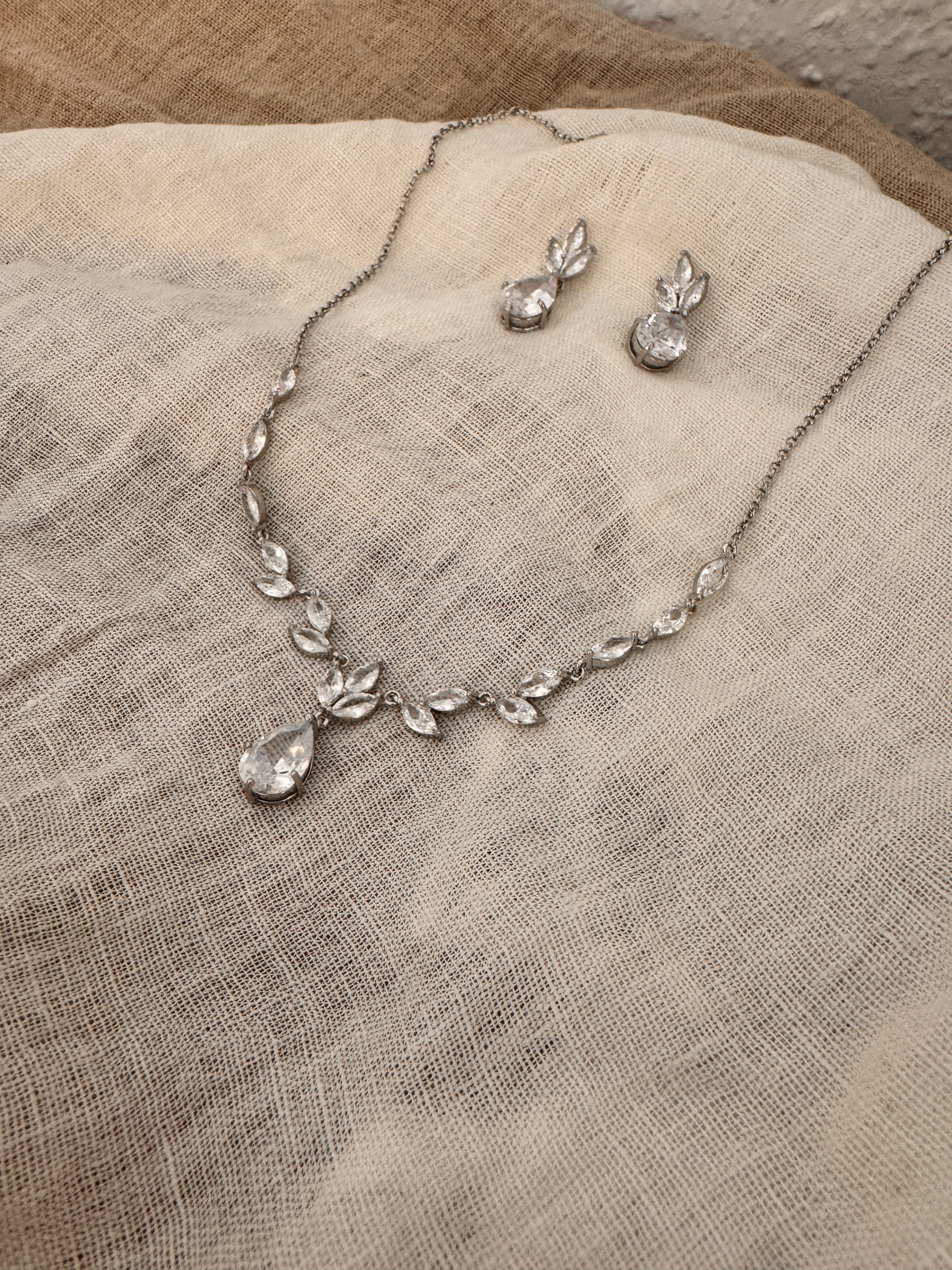 zirkonia-schmuckset-silber-fuer-braut-und-hochzeit